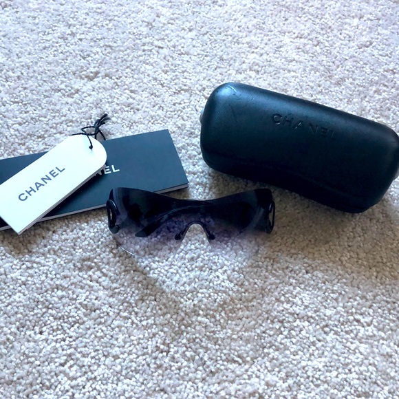 Authentic CHANEL sunglasses main image 6